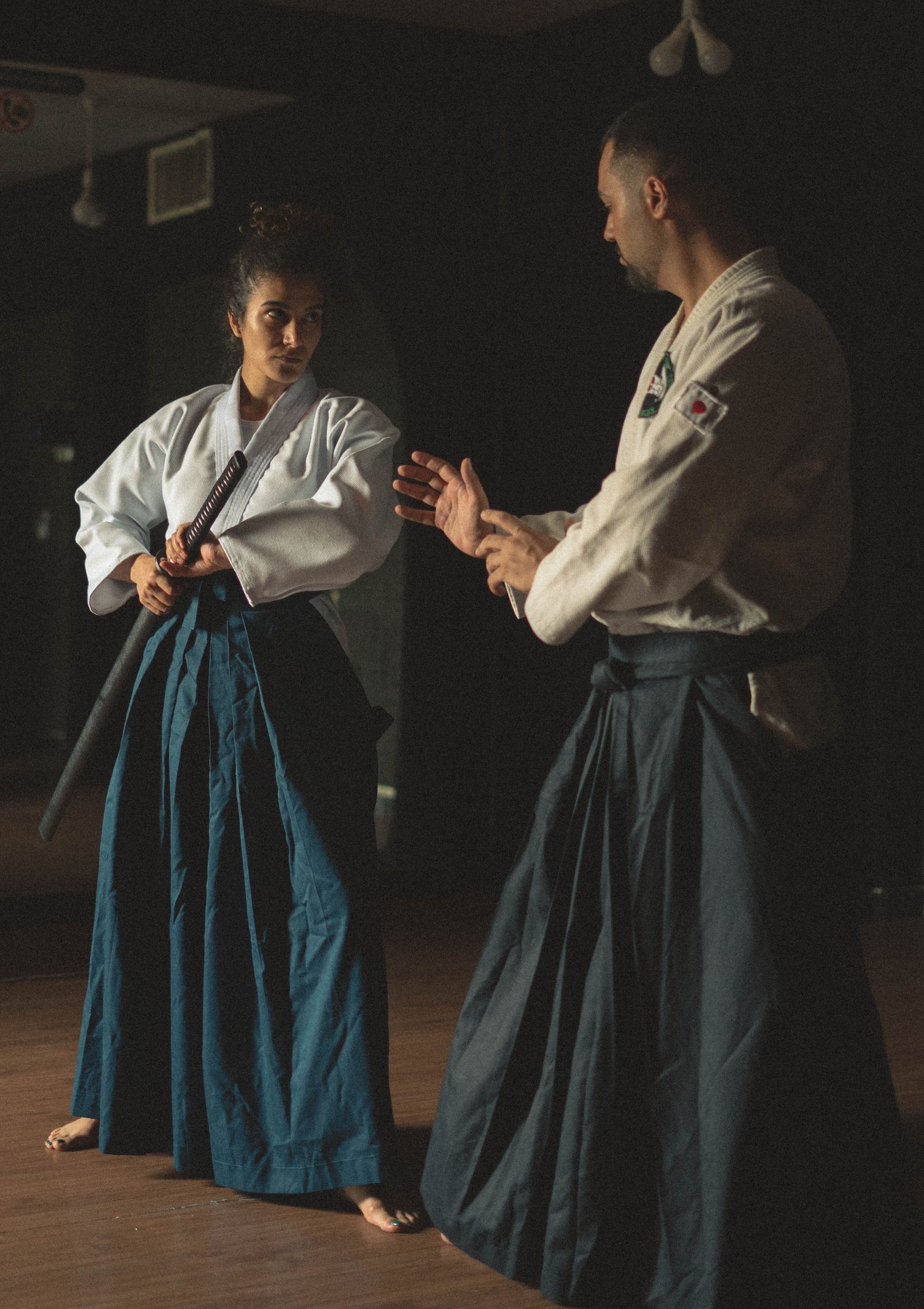 Travail au bokken, sabre en bois, partenaires en hakama