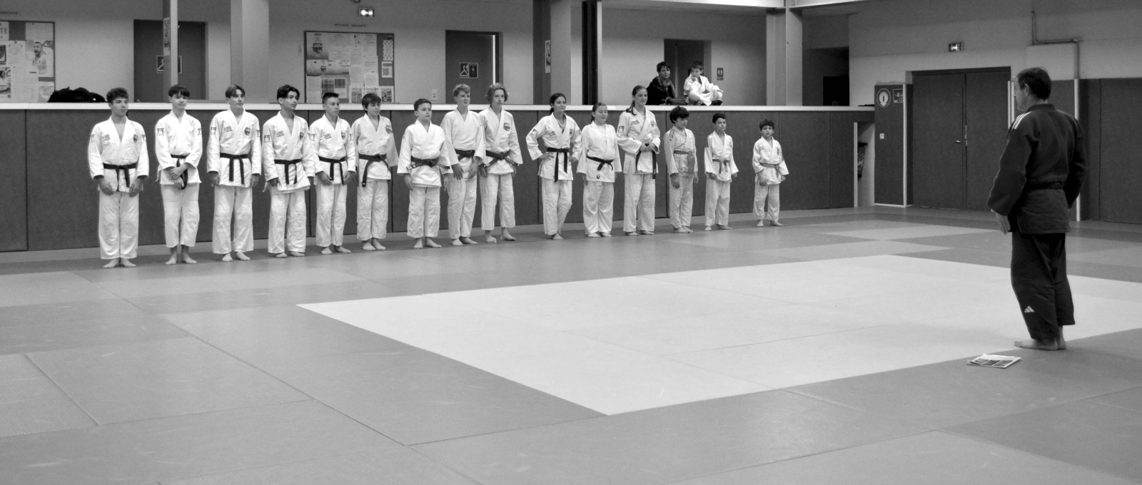 Cours de judo cadets sur le tatami